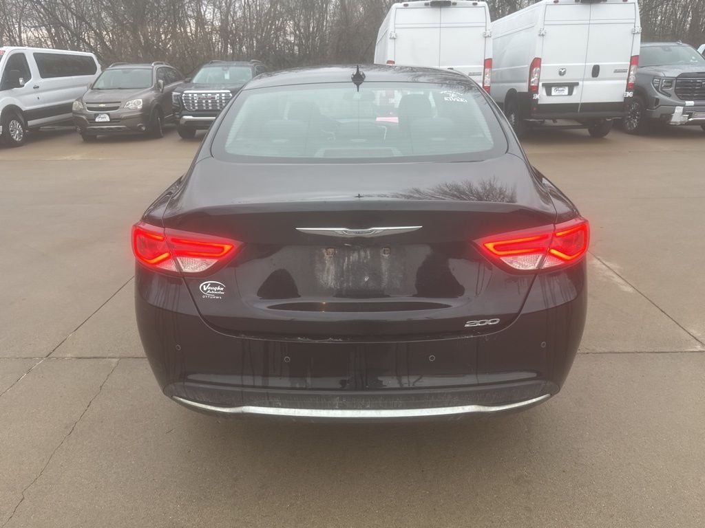 2015 Chrysler 200 Limited