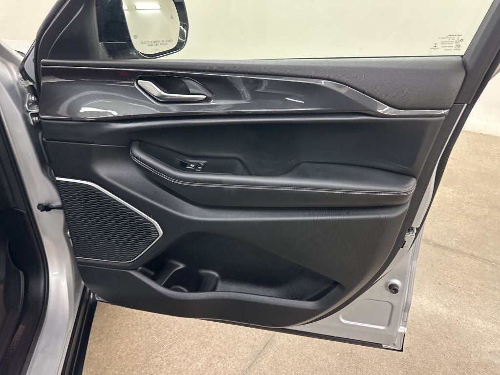 2022 Jeep Grand Cherokee L Altitude