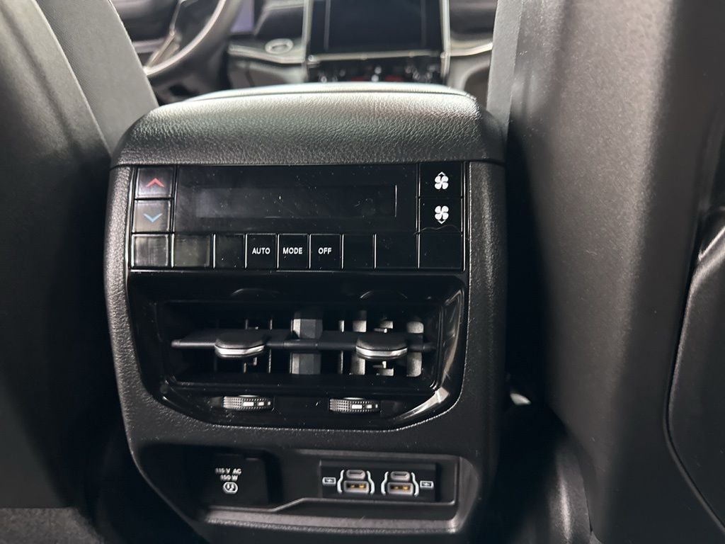 2022 Jeep Grand Cherokee L Altitude