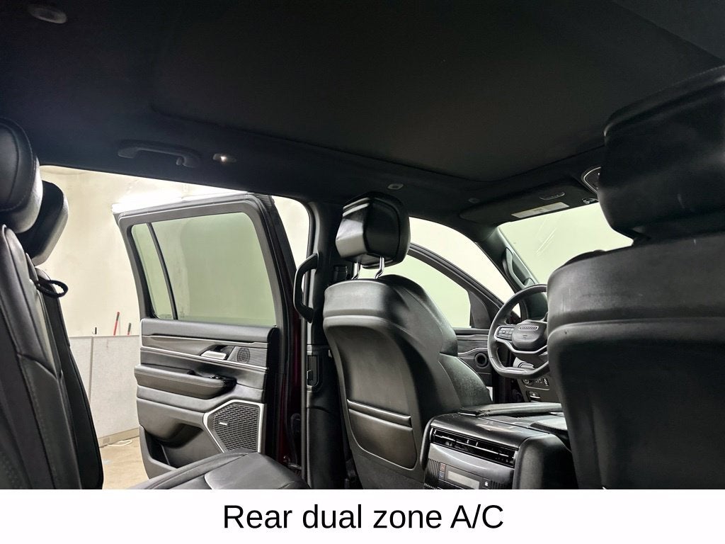 2024 Jeep Wagoneer Base