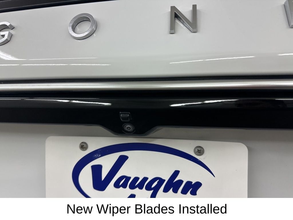 2023 Jeep Wagoneer Base