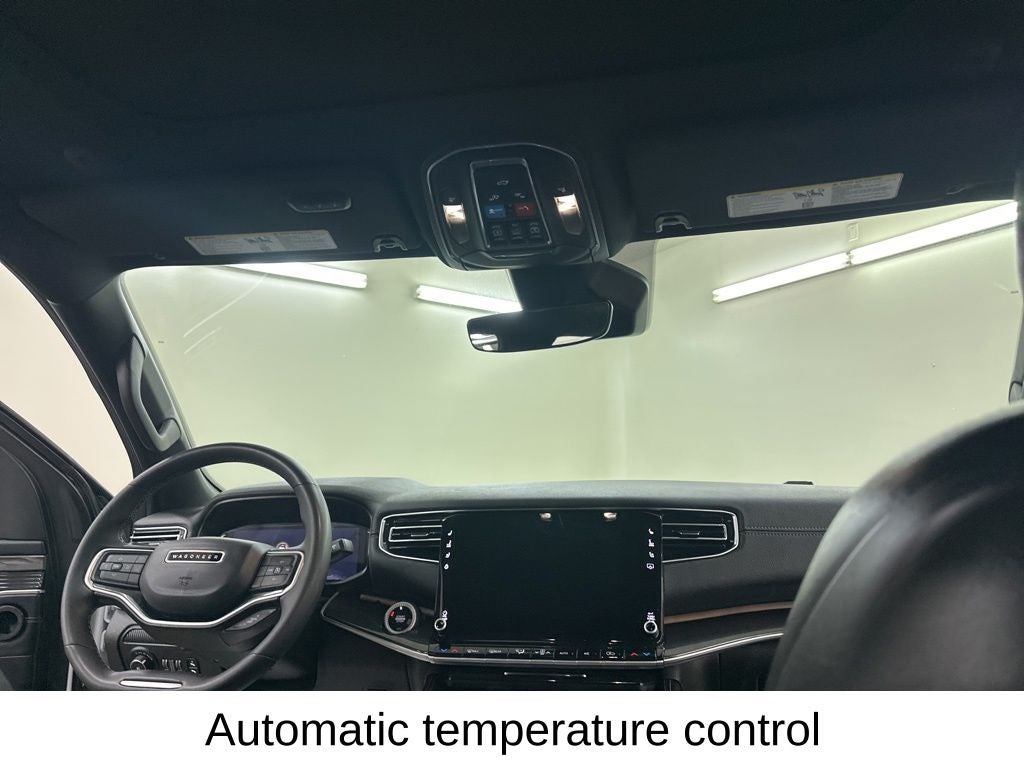 2023 Jeep Wagoneer Base