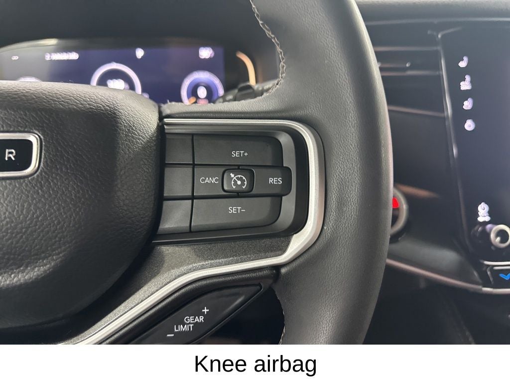 2023 Jeep Wagoneer Base