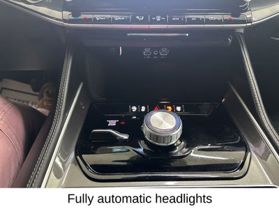 2023 Jeep Wagoneer Base