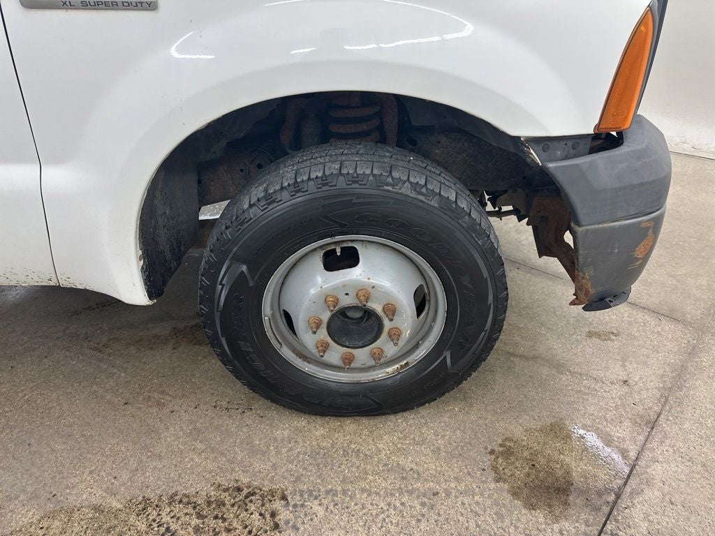 2006 Ford F-350SD XL DRW