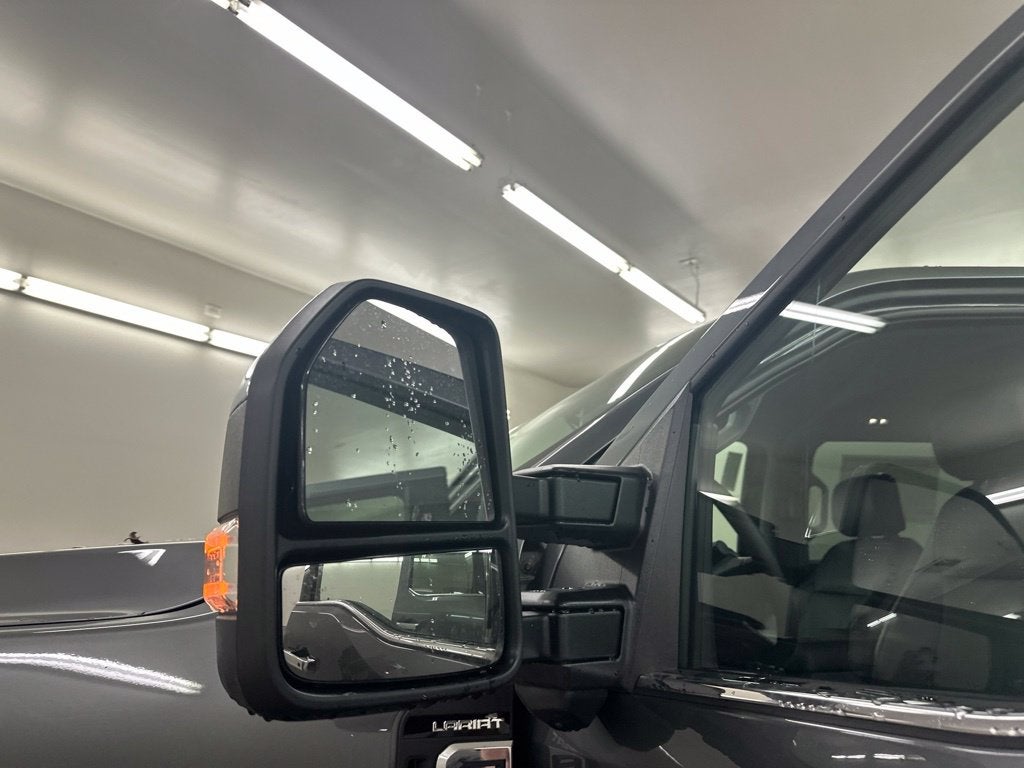2027 Ford F-350SD Lariat