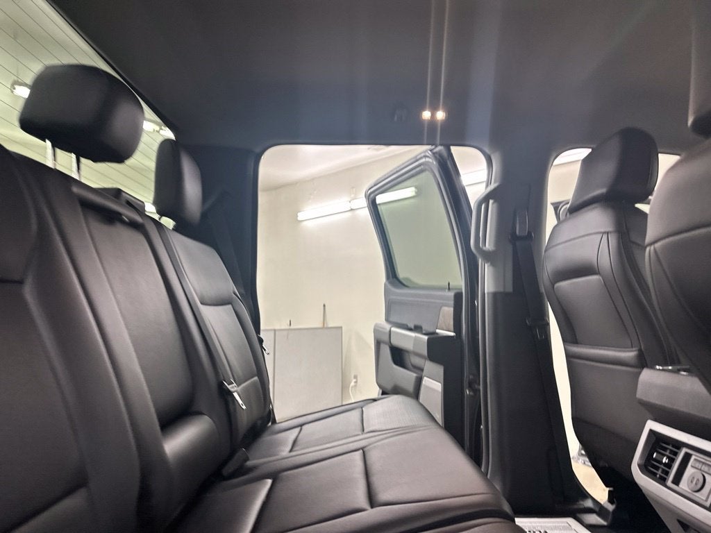 2027 Ford F-350SD Lariat