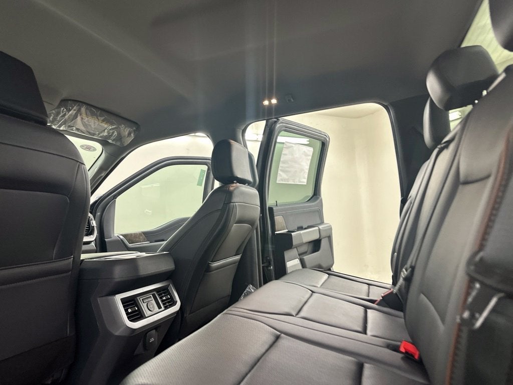 2027 Ford F-350SD Lariat