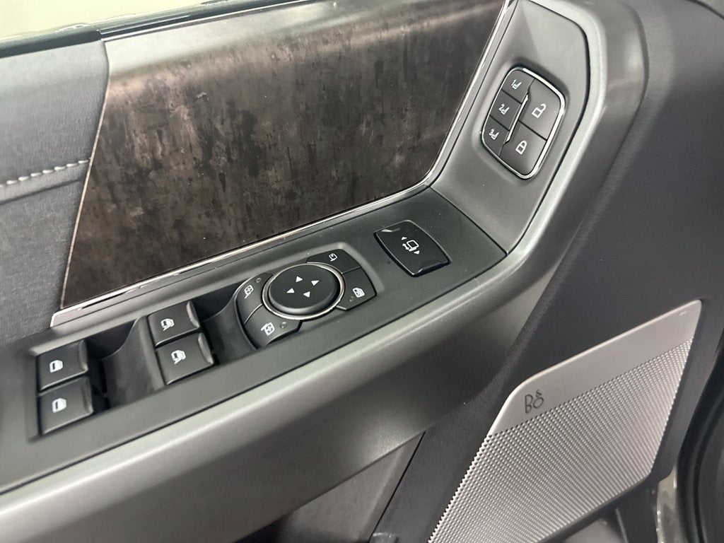 2027 Ford F-350SD Lariat