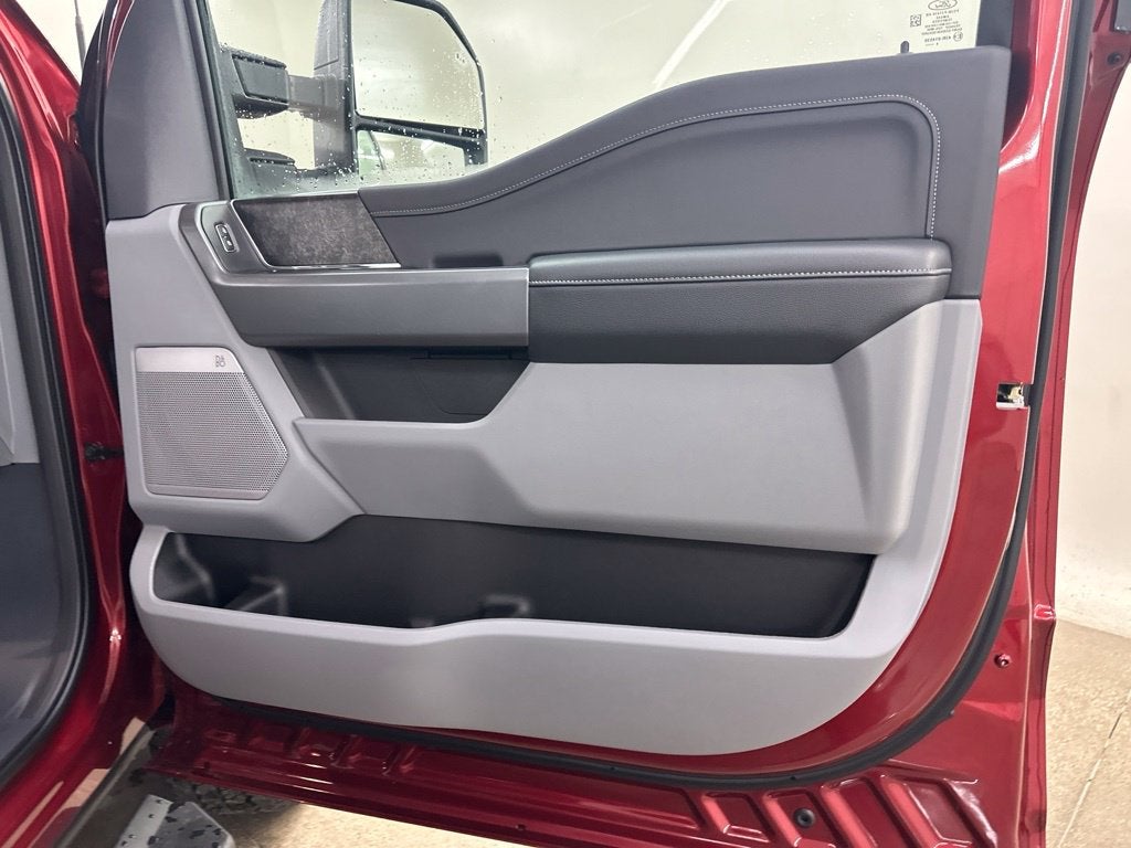2027 Ford F-350SD XLT