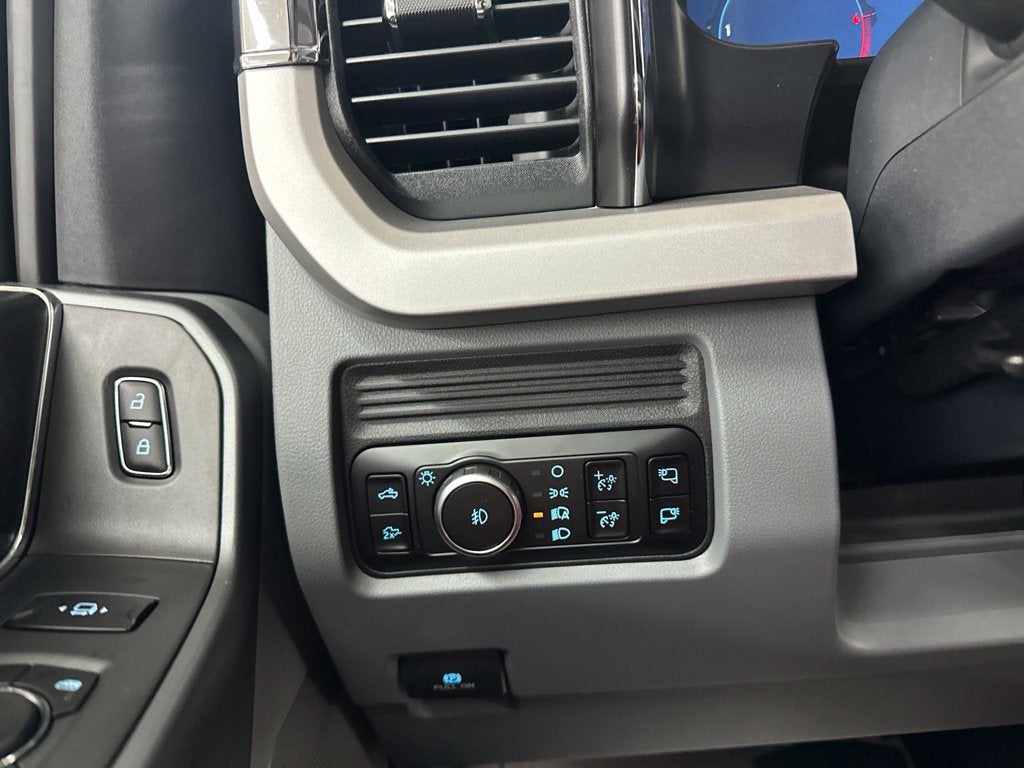 2027 Ford F-350SD XLT