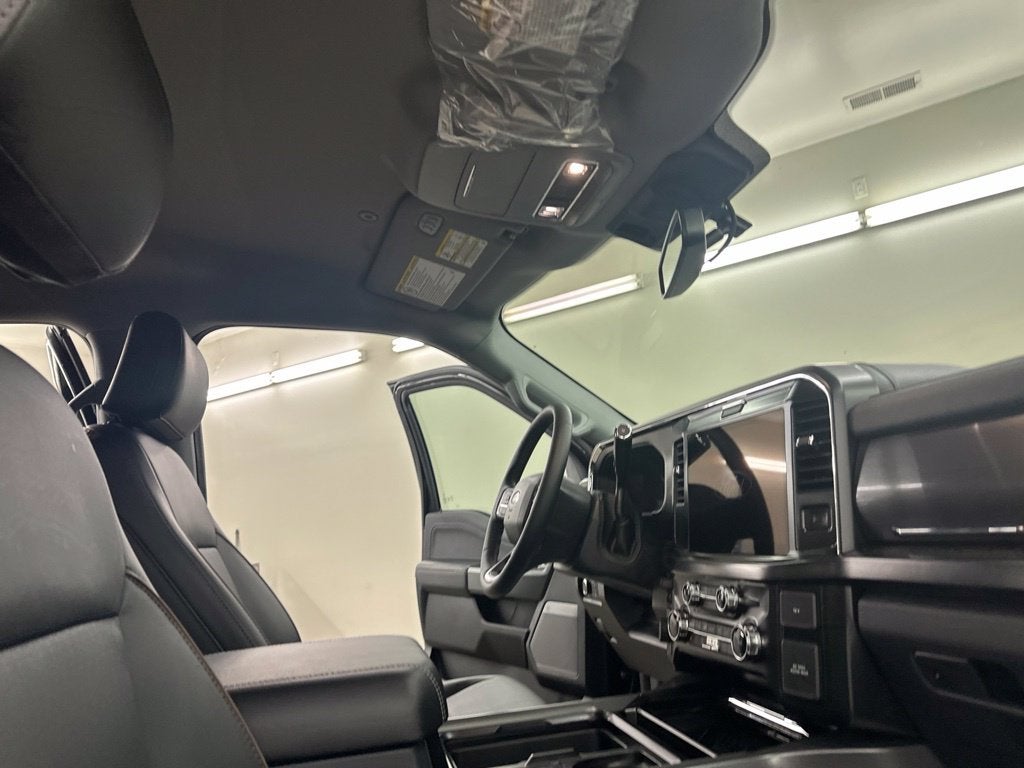2027 Ford F-350SD Lariat