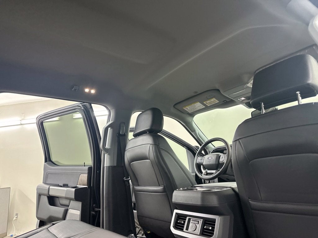 2027 Ford F-350SD Lariat