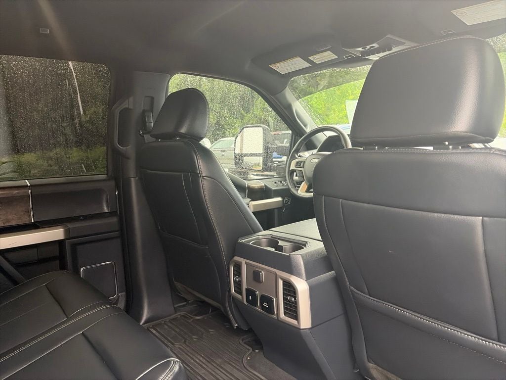 2022 Ford F-350SD Lariat DRW