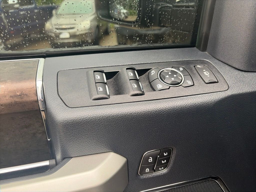 2022 Ford F-350SD Lariat DRW