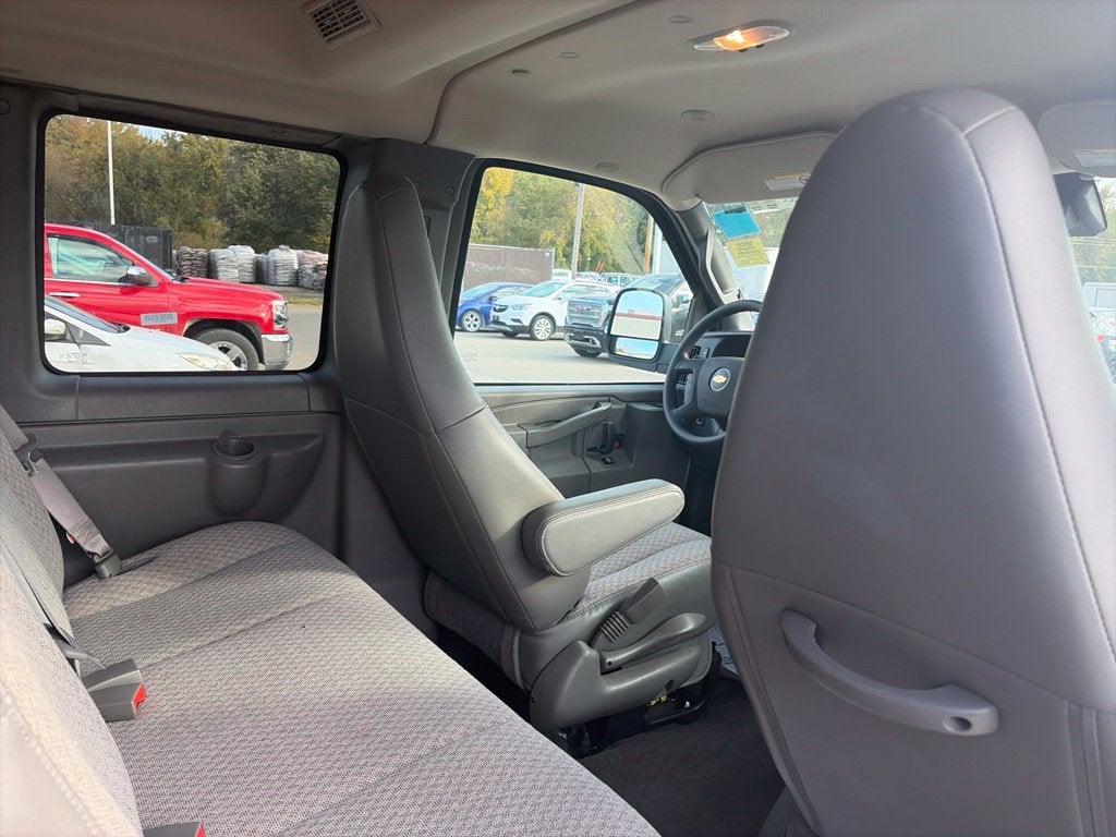 2025 Chevrolet Express 3500 LT Passenger
