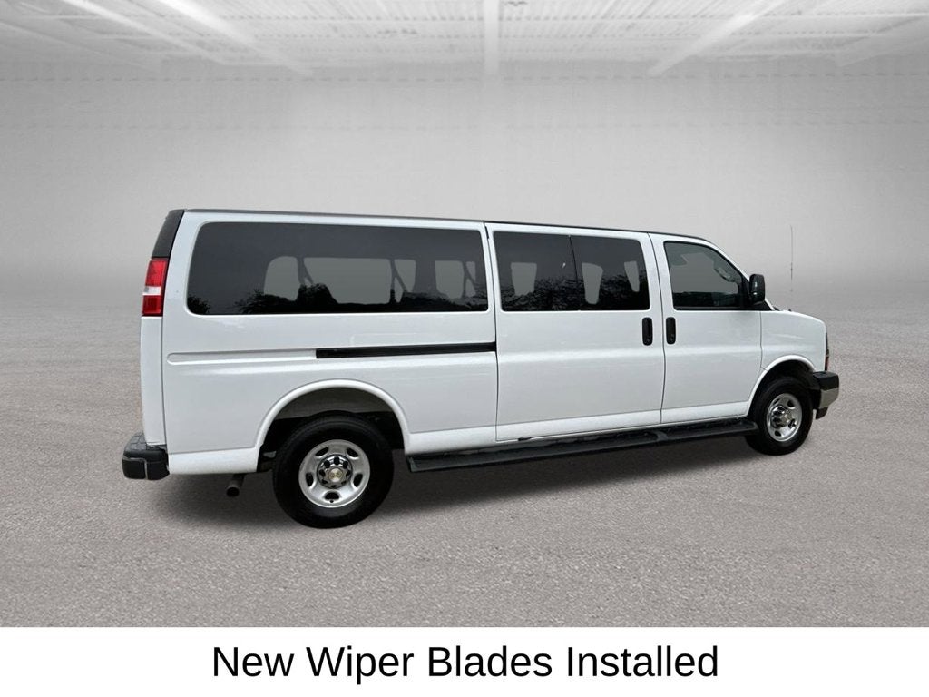 2025 Chevrolet Express 3500 LT Passenger