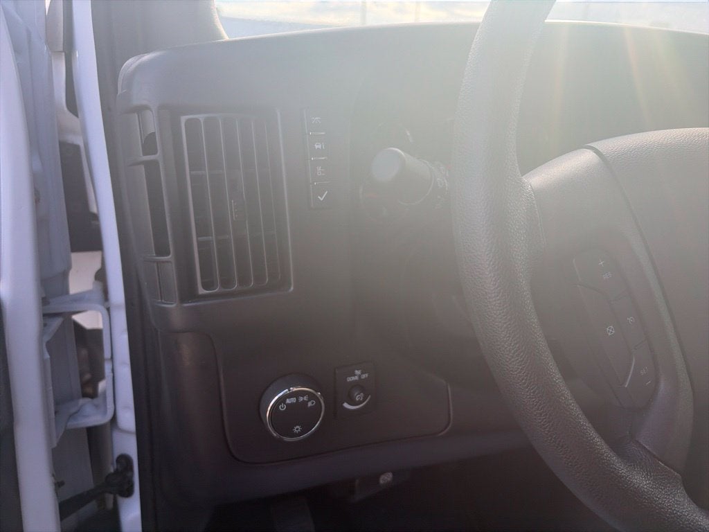 2025 Chevrolet Express 3500 LT Passenger
