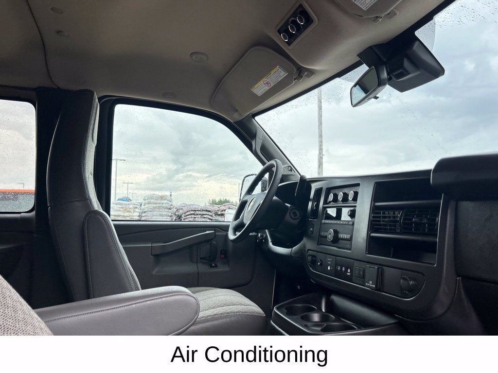2025 Chevrolet Express 3500 LT Passenger