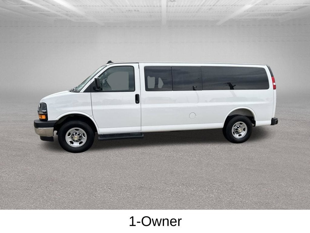 2025 Chevrolet Express 3500 LT Passenger