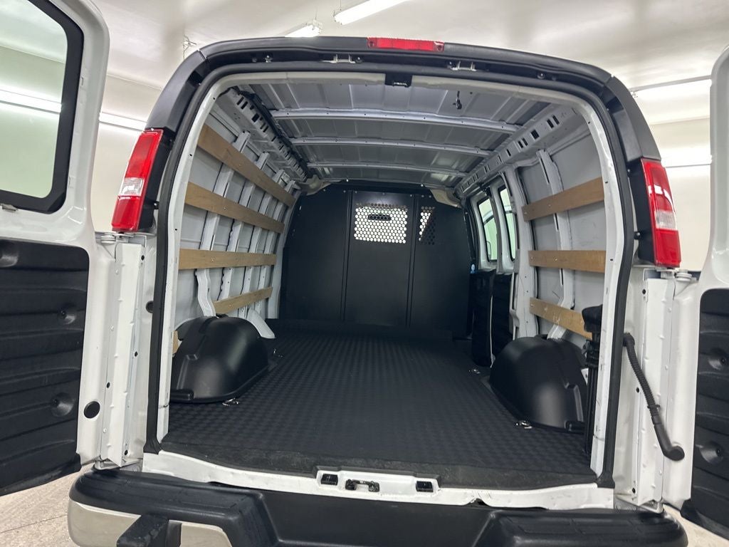 2024 Chevrolet Express 2500 Work Van Cargo