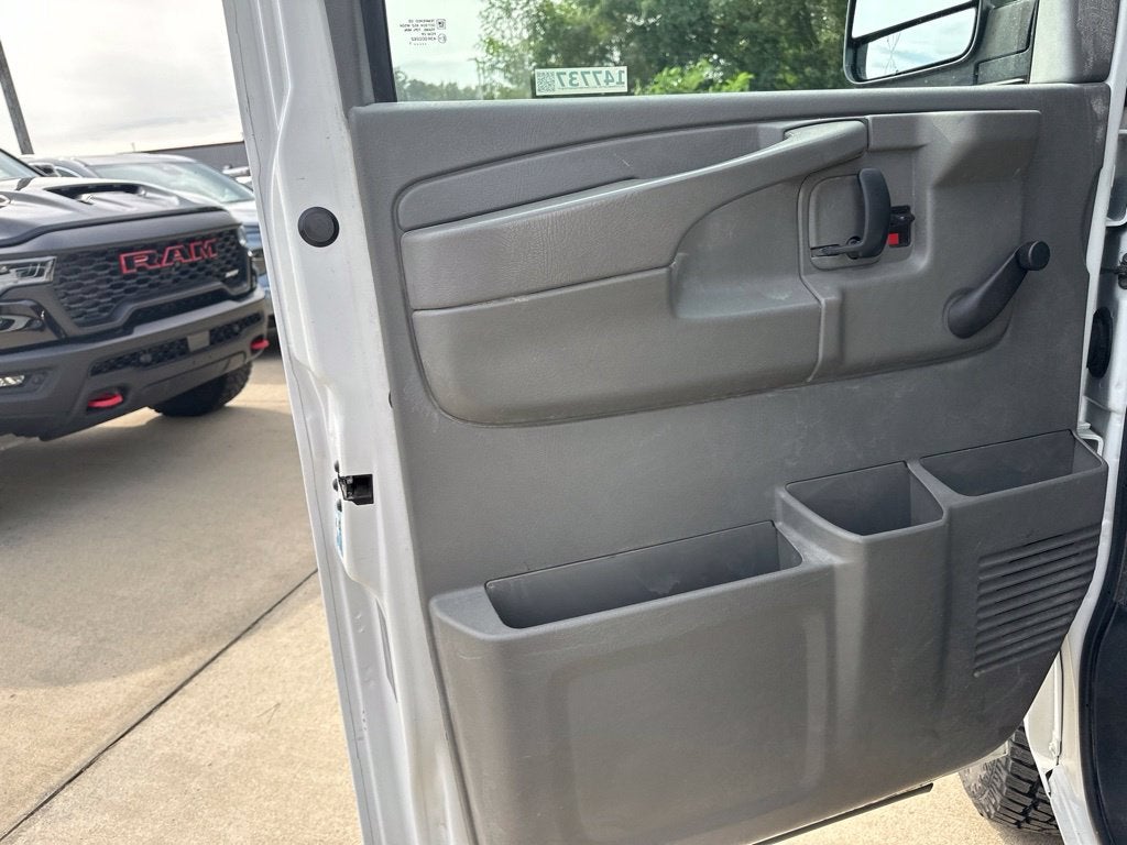 2011 Chevrolet Express 3500 Work Van Cargo