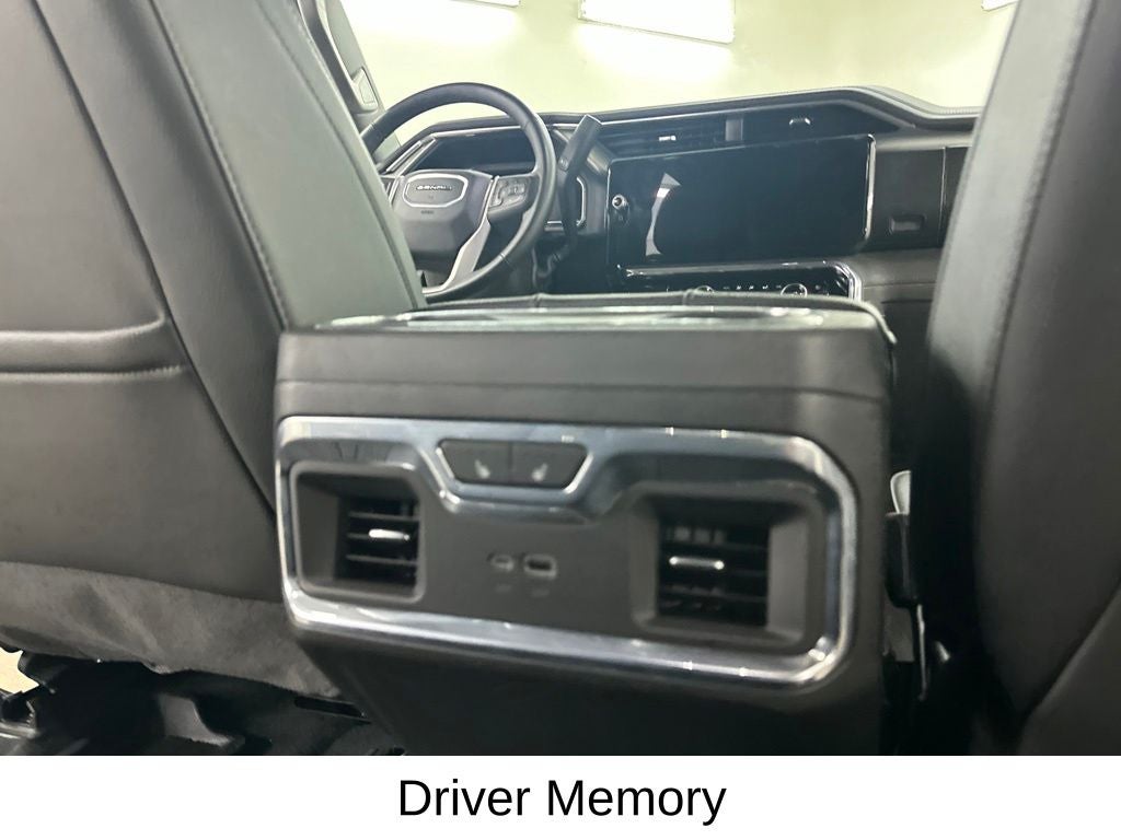 2025 GMC Sierra 2500HD Denali