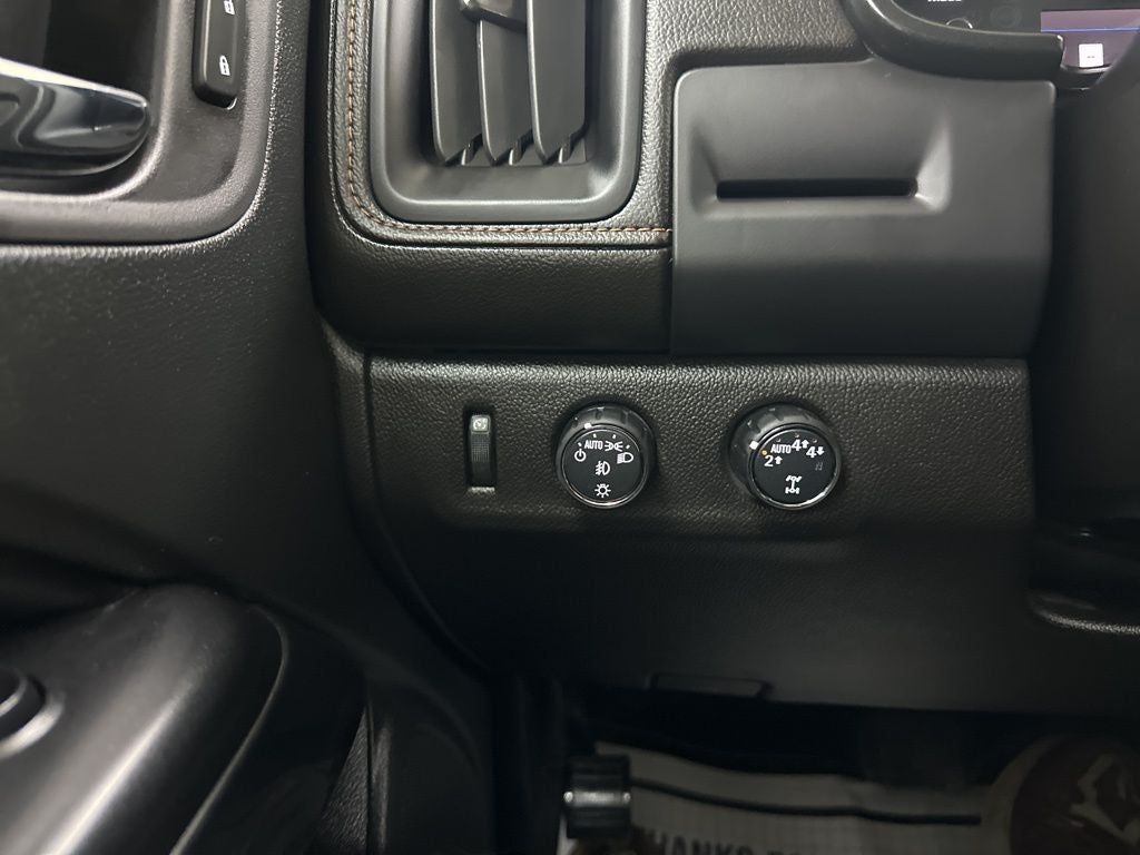 2022 GMC Canyon AT4 w/Leather