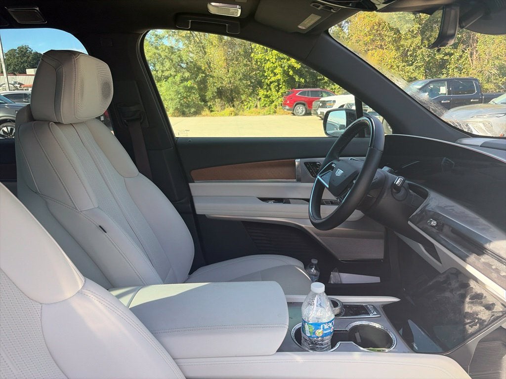 2026 Cadillac VISTIQ Luxury