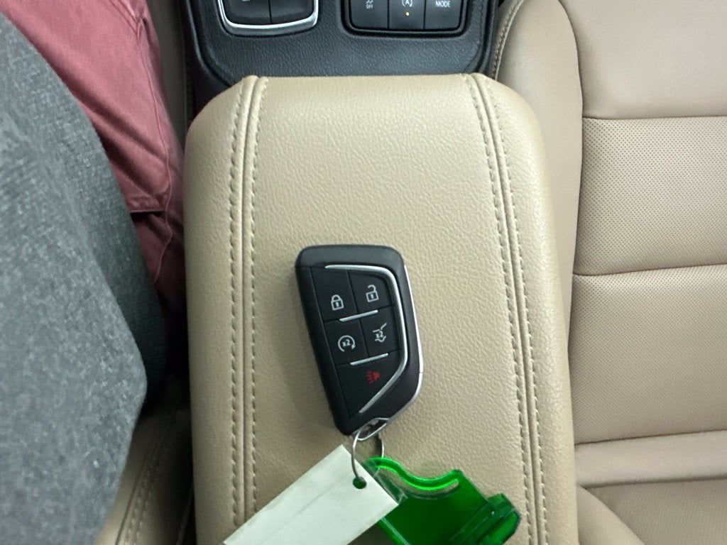 2024 Cadillac XT4 Premium Luxury