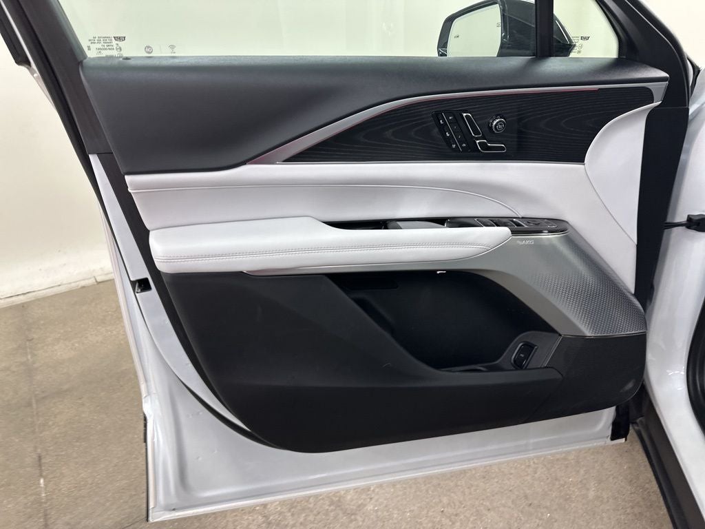 2025 Cadillac LYRIQ Luxury