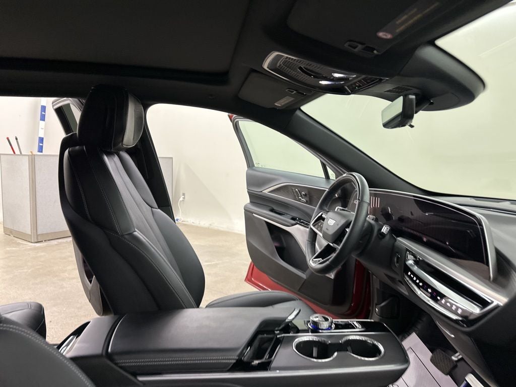 2024 Cadillac LYRIQ Luxury Luxury 3