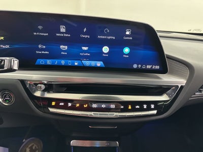 2024 Cadillac LYRIQ Luxury Luxury 3