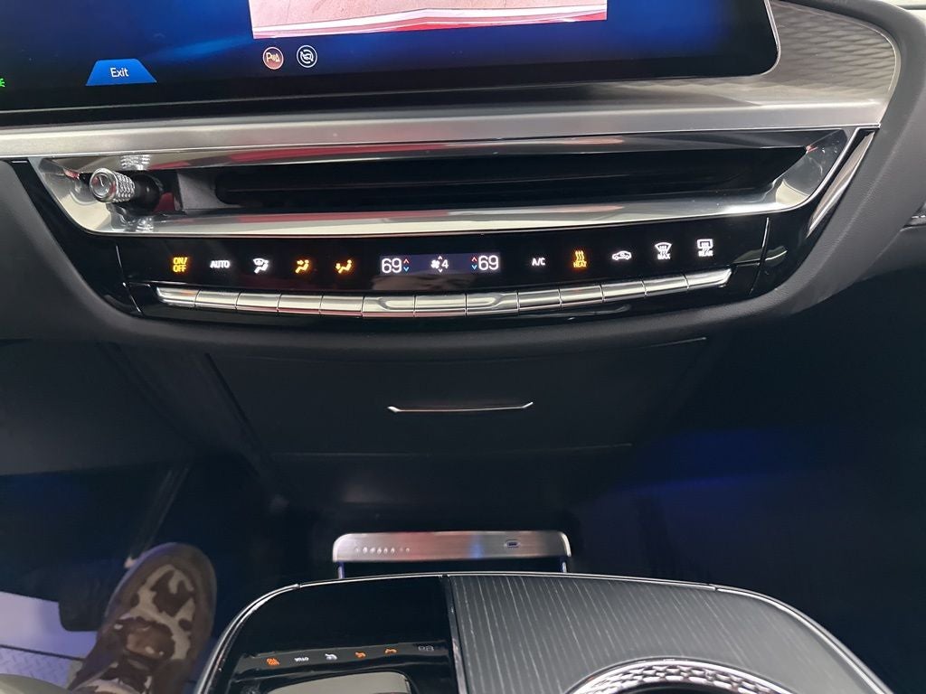 2024 Cadillac LYRIQ Luxury Luxury 3