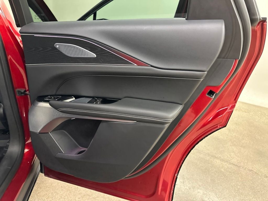 2025 Cadillac LYRIQ Luxury