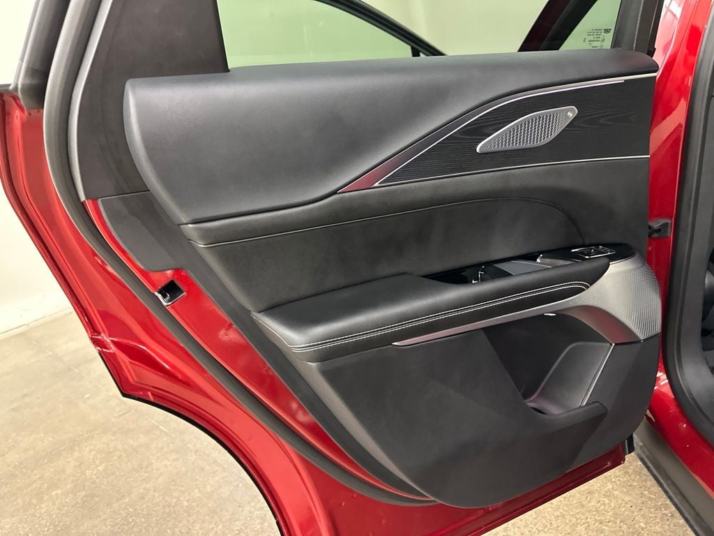2025 Cadillac LYRIQ Luxury
