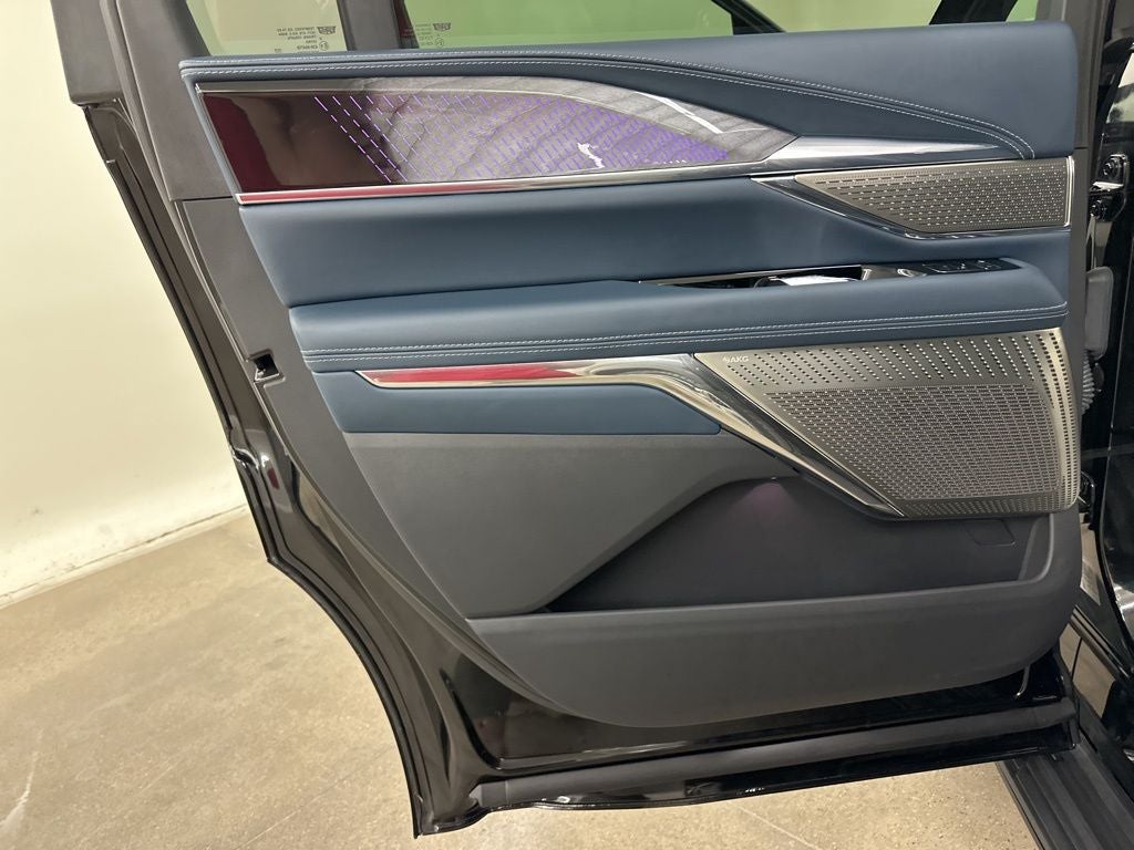 2025 Cadillac ESCALADE IQ Luxury 2