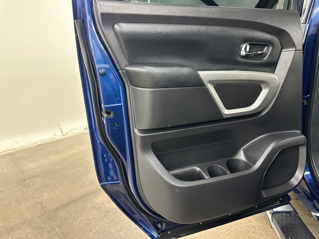 2017 Nissan Titan XD SV