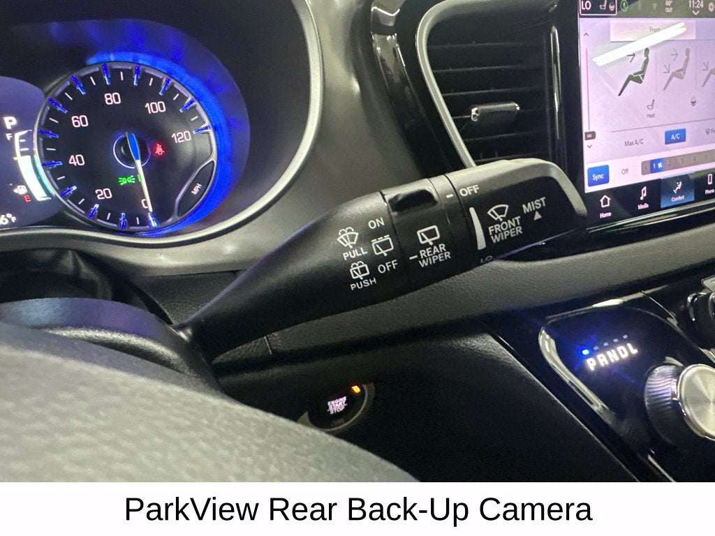 2025 Chrysler Pacifica Select