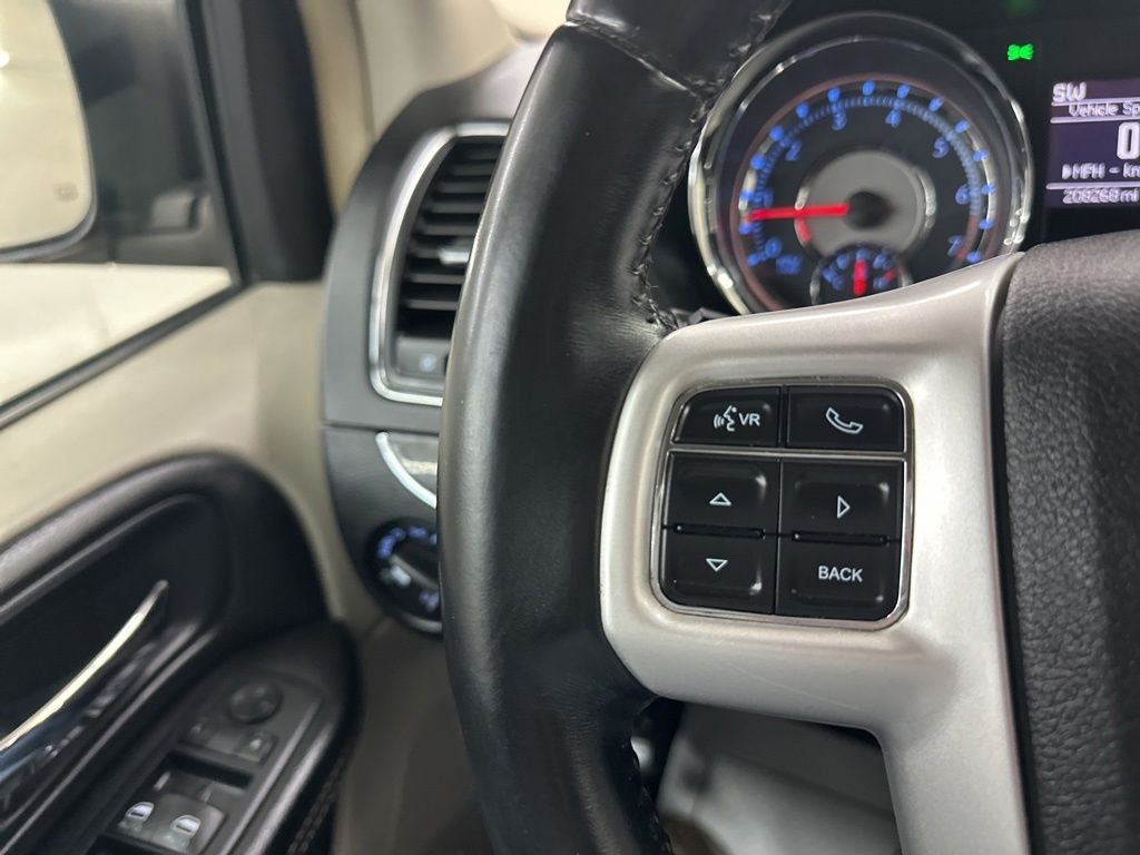 2016 Chrysler Town & Country Touring