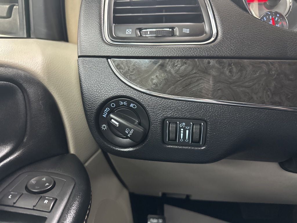2016 Chrysler Town & Country Touring