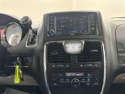 2016 Chrysler Town & Country Touring