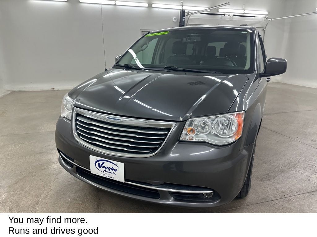 2016 Chrysler Town & Country Touring