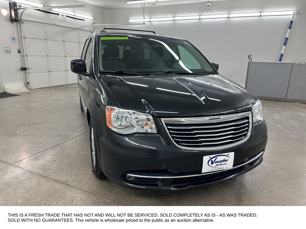 2016 Chrysler Town & Country Touring
