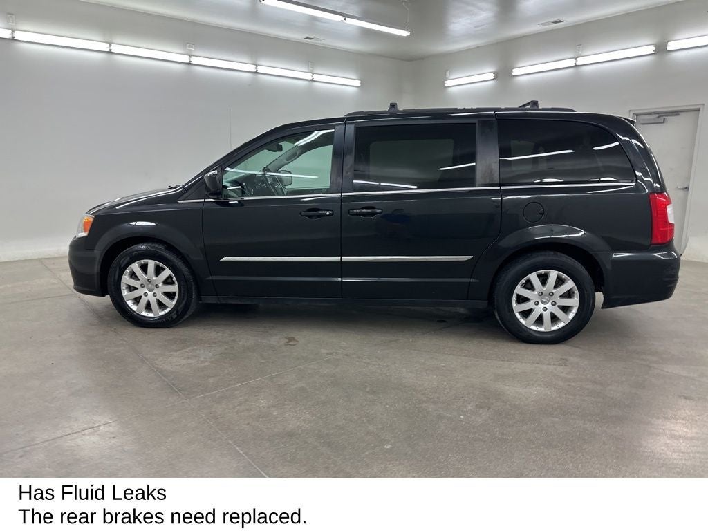 2016 Chrysler Town & Country Touring