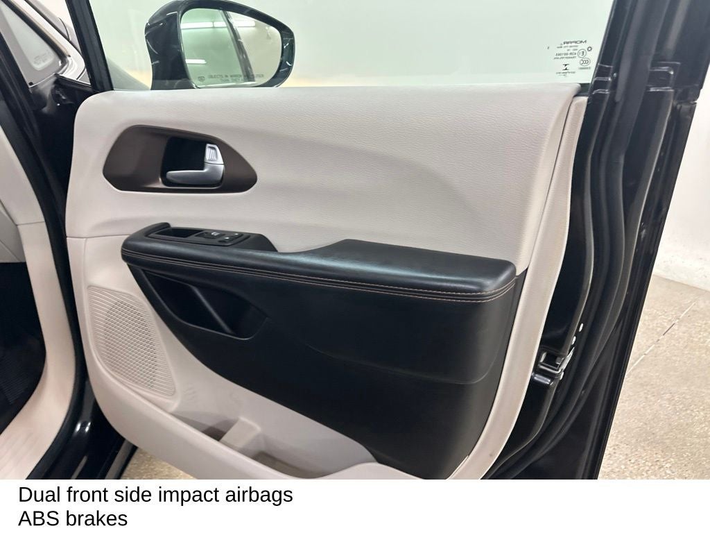 2017 Chrysler Pacifica Touring L Plus