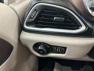 2017 Chrysler Pacifica Touring L Plus