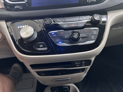 2017 Chrysler Pacifica Touring L Plus