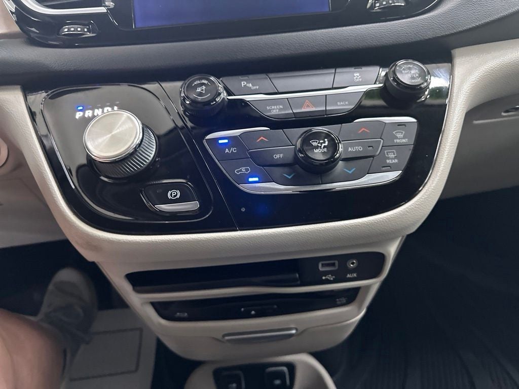 2017 Chrysler Pacifica Touring L Plus