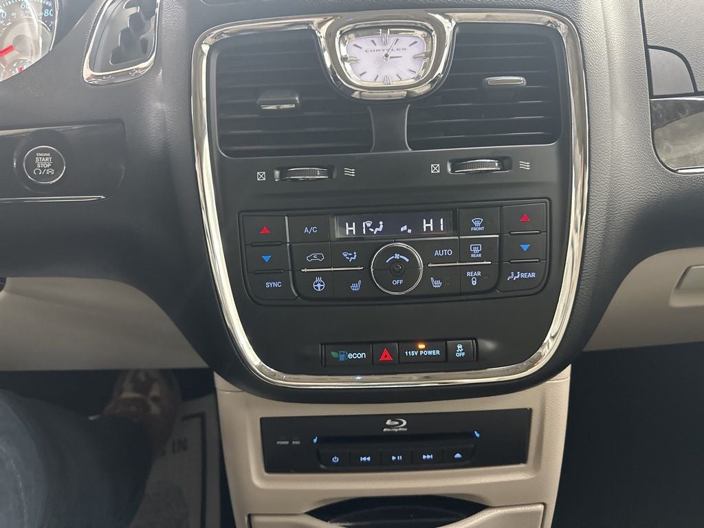2014 Chrysler Town & Country Limited